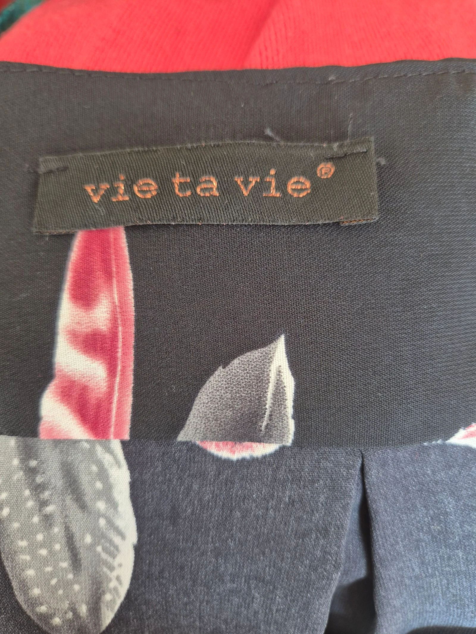 🖤 Vestido Vie Ta Vie preto com estampa de penas tamanho 1 (36/38) gola V mangas amarradas estilo boêmio chique – photo 8